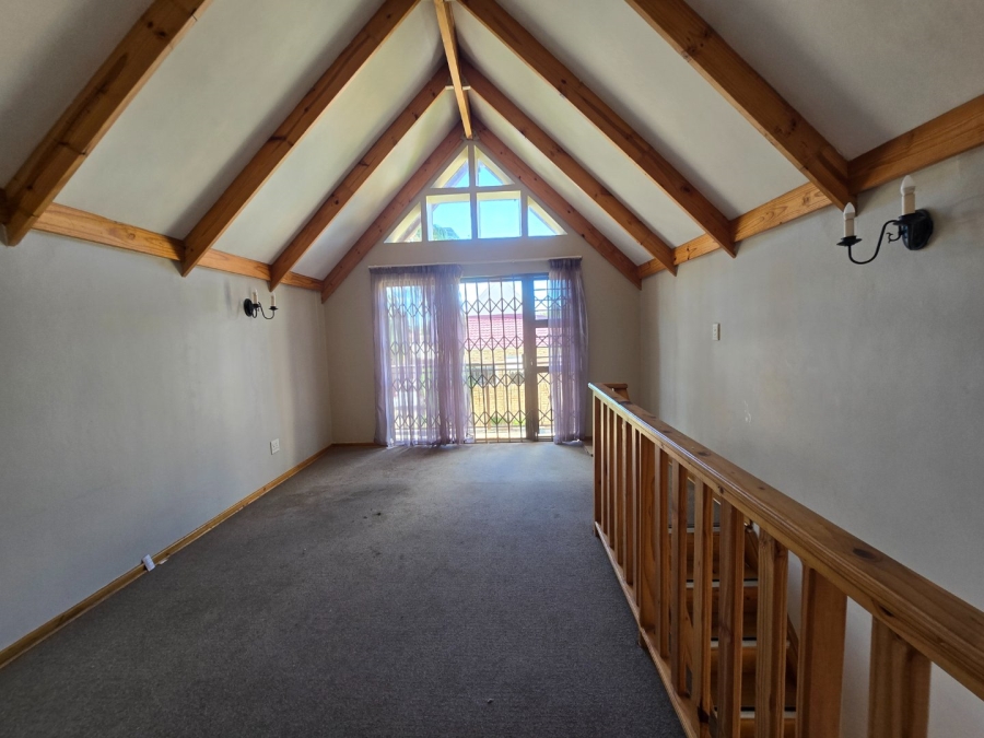 2 Bedroom Property for Sale in Langenhovenpark Free State